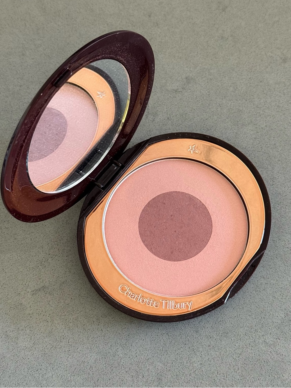 SEX ON FIRE Charlotte Tilbury Cheek to Chic